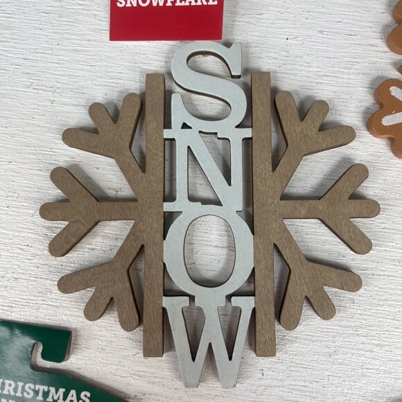 Holiday Style 7 Assorted Christmas Ornaments Santa Truck Snowflake New - Picture 6 of 10